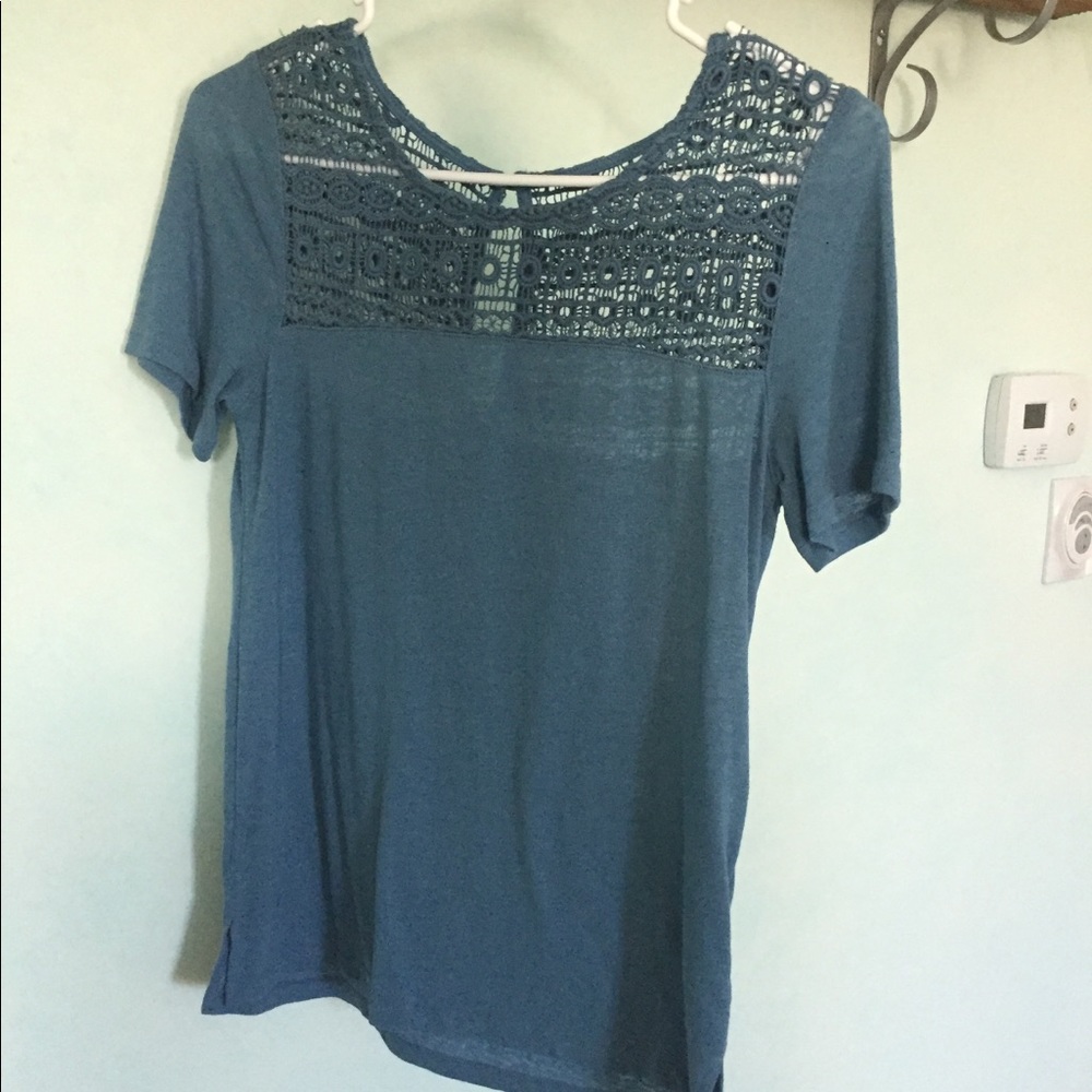 Blue gray top